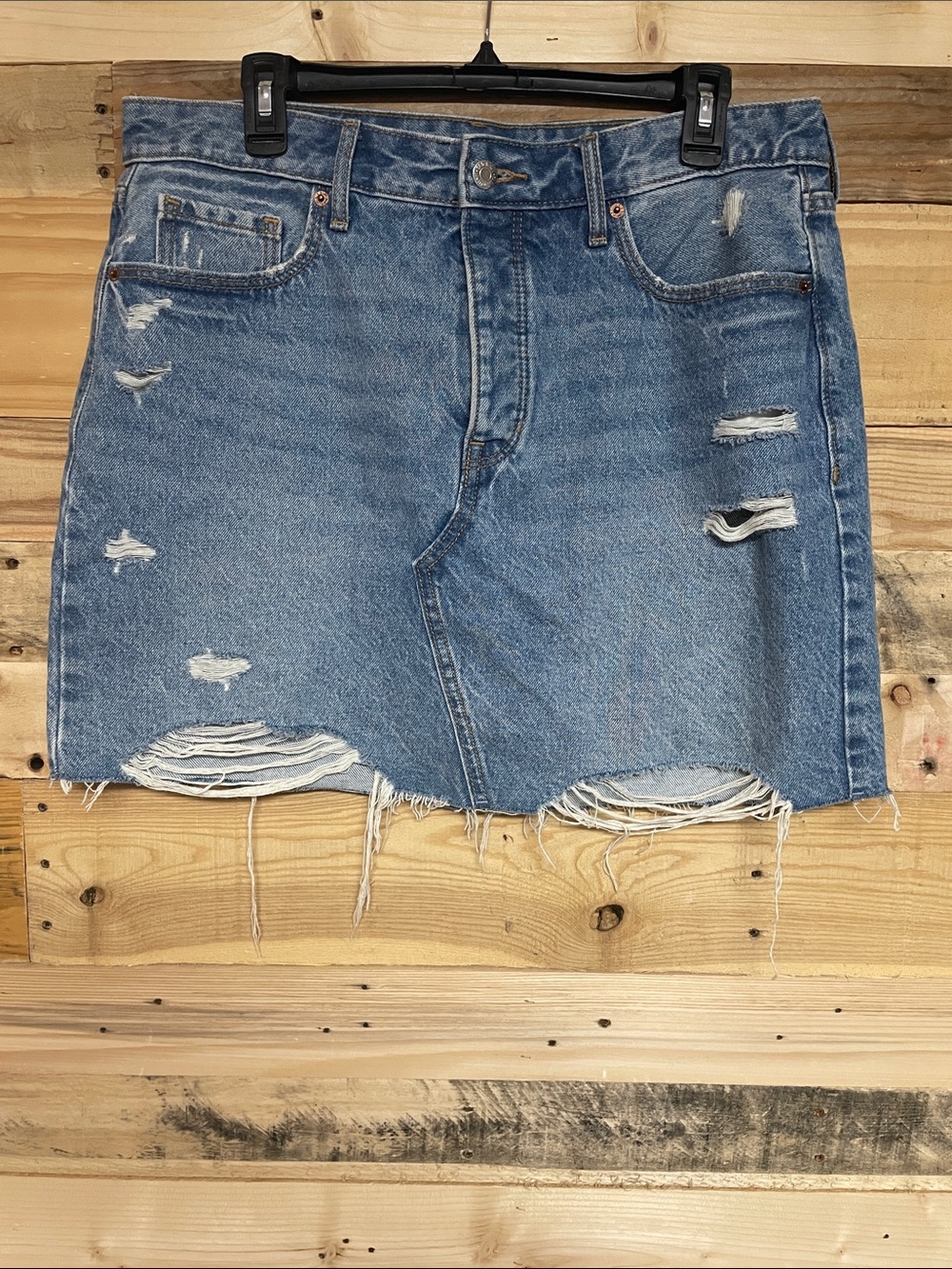 Old Navy size 12 Medium Wash Distressed Mini Denim Button Fly Non-Stretch Skirt